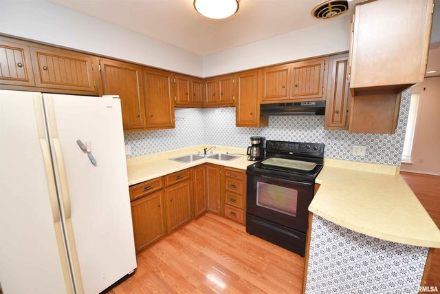 1626 W WILLCOX Avenue, Peoria, IL 61604