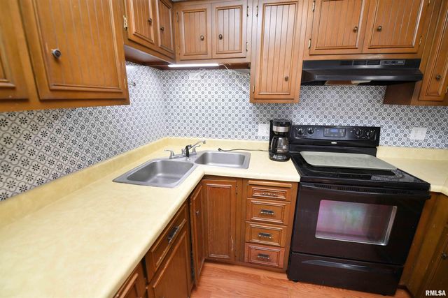 1626 W WILLCOX Avenue, Peoria, IL 61604