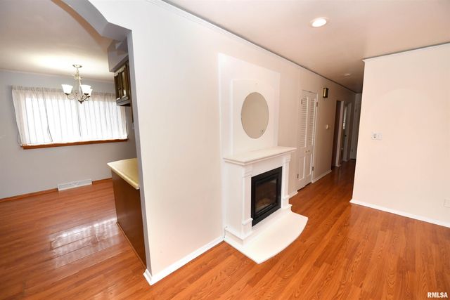 1626 W WILLCOX Avenue, Peoria, IL 61604