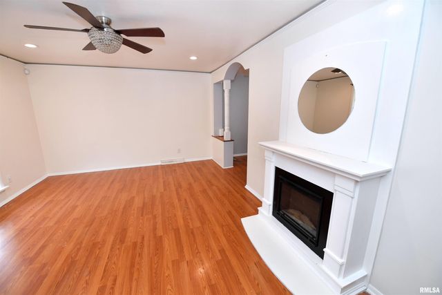 1626 W WILLCOX Avenue, Peoria, IL 61604