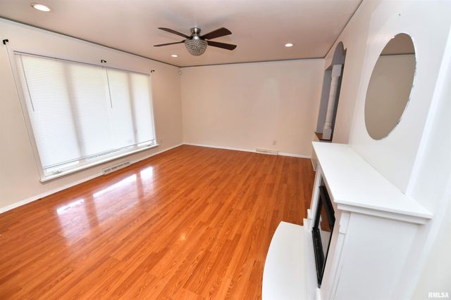 1626 W WILLCOX Avenue, Peoria, IL 61604