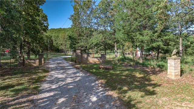 19398 Tuttle Road, Elkins, AR 72727