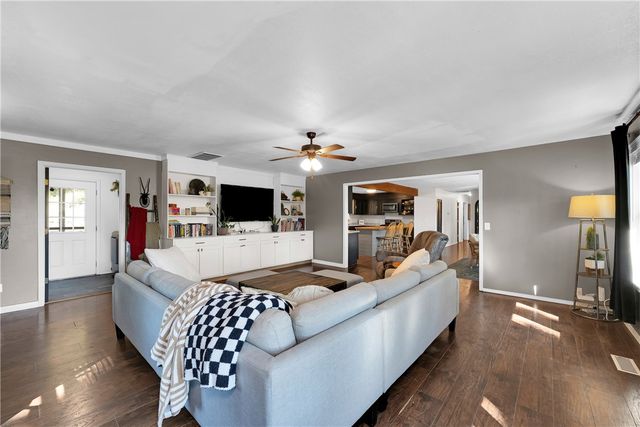 19398 Tuttle Road, Elkins, AR 72727