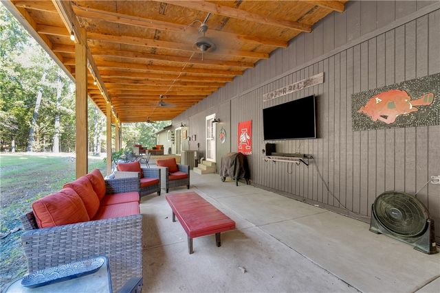 19398 Tuttle Road, Elkins, AR 72727
