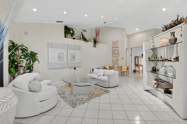 7972 Lexington Club Boulevard A, Delray Beach, FL 33446