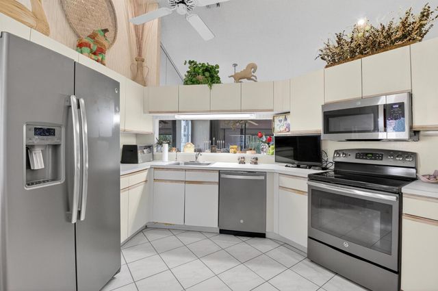 7972 Lexington Club Boulevard A, Delray Beach, FL 33446