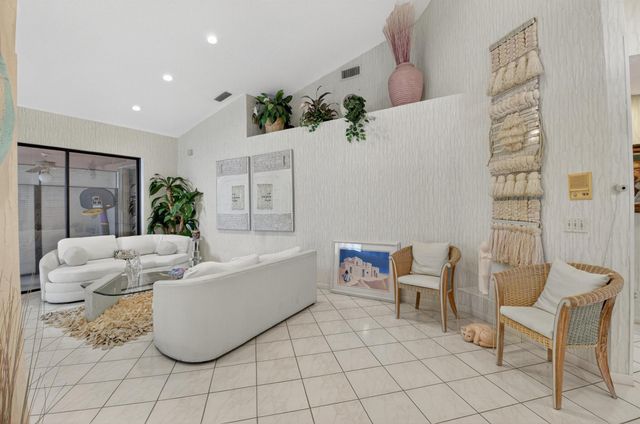 7972 Lexington Club Boulevard A, Delray Beach, FL 33446