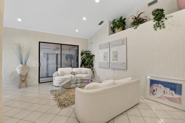 7972 Lexington Club Boulevard A, Delray Beach, FL 33446