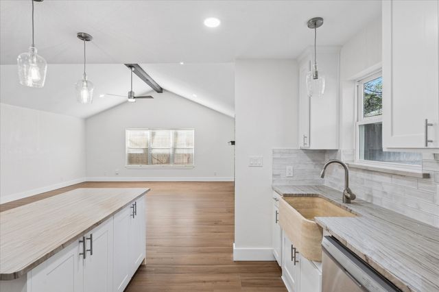 5719 Valley Ridge Court, Arlington, TX 76017