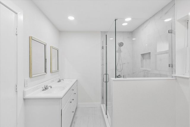 5719 Valley Ridge Court, Arlington, TX 76017