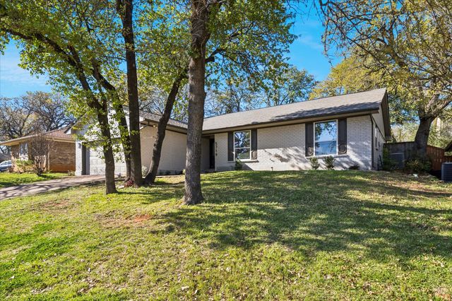 5719 Valley Ridge Court, Arlington, TX 76017