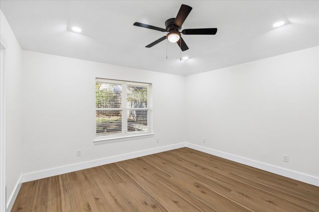 5719 Valley Ridge Court, Arlington, TX 76017