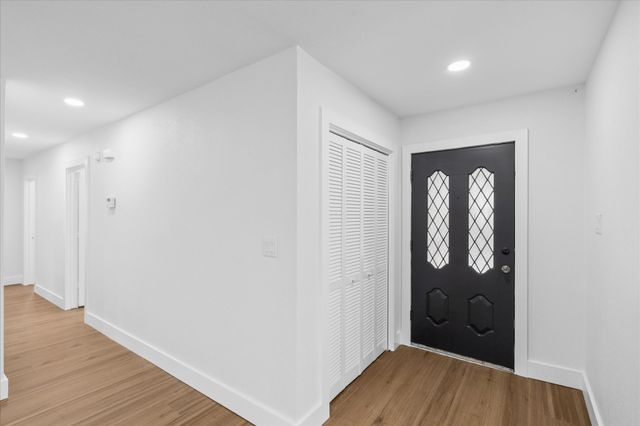 5719 Valley Ridge Court, Arlington, TX 76017