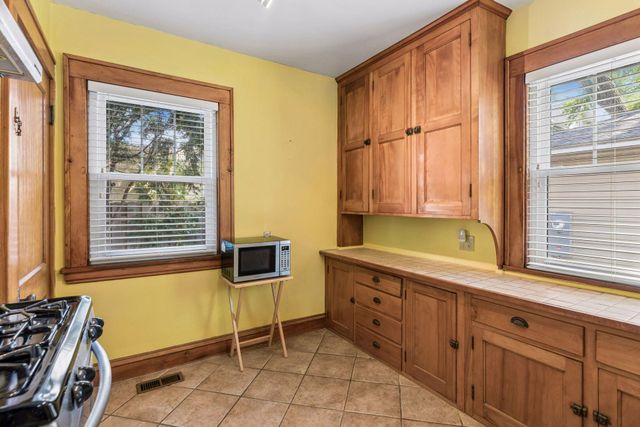 916 34th Street W, Minneapolis, MN 55408