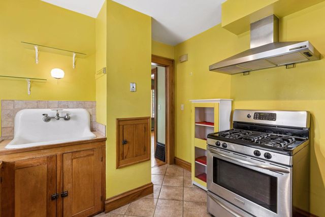 916 34th Street W, Minneapolis, MN 55408