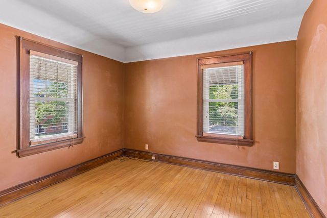 916 34th Street W, Minneapolis, MN 55408