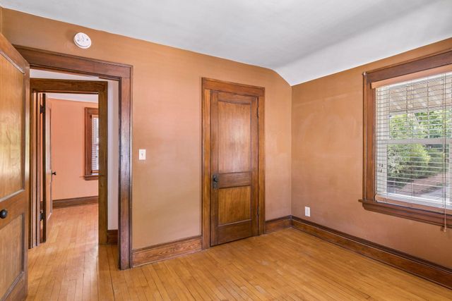 916 34th Street W, Minneapolis, MN 55408