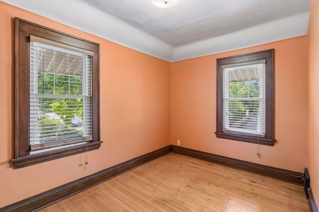 916 34th Street W, Minneapolis, MN 55408