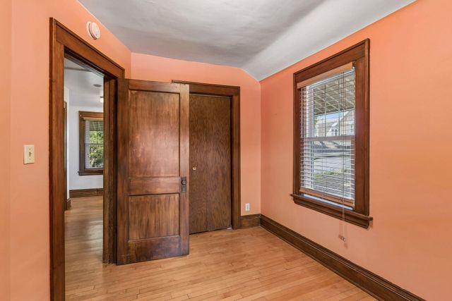916 34th Street W, Minneapolis, MN 55408