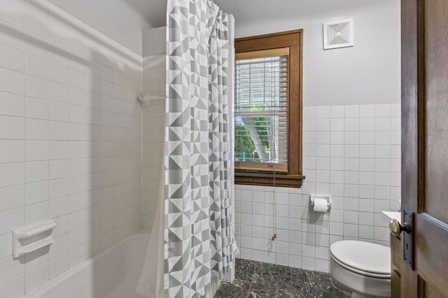 916 34th Street W, Minneapolis, MN 55408