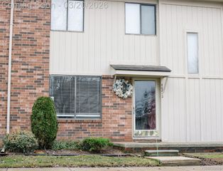 40812 Highpointe Drive 24, Clinton Charter Township, MI 48038