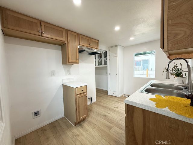 45415 E 28th Street E 45, Lancaster, CA 93535