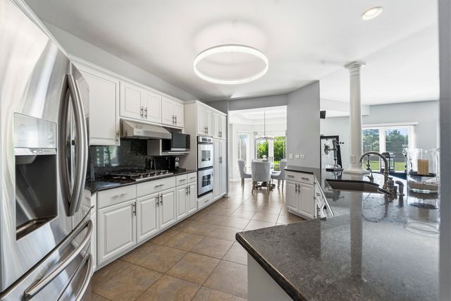 6N274 W Ridgewood Lane, St. Charles, IL 60175
