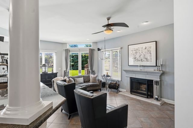 6N274 W Ridgewood Lane, St. Charles, IL 60175