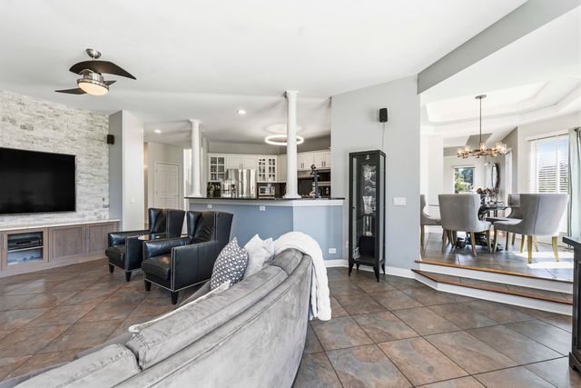 6N274 W Ridgewood Lane, St. Charles, IL 60175