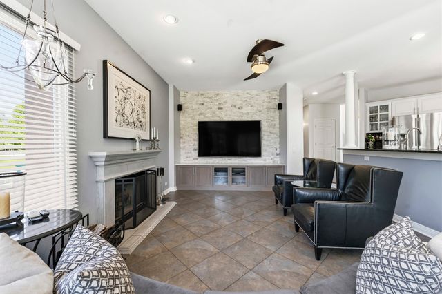 6N274 W Ridgewood Lane, St. Charles, IL 60175