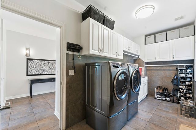 6N274 W Ridgewood Lane, St. Charles, IL 60175