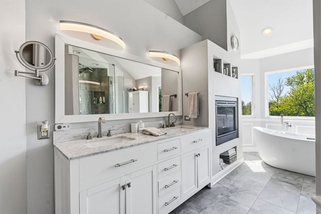 6N274 W Ridgewood Lane, St. Charles, IL 60175
