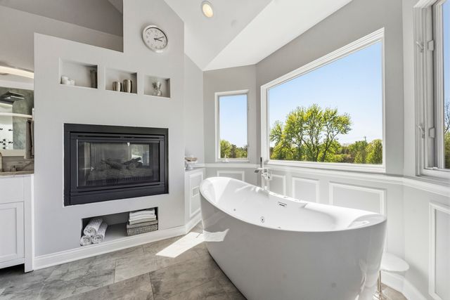 6N274 W Ridgewood Lane, St. Charles, IL 60175