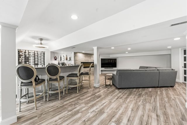 6N274 W Ridgewood Lane, St. Charles, IL 60175