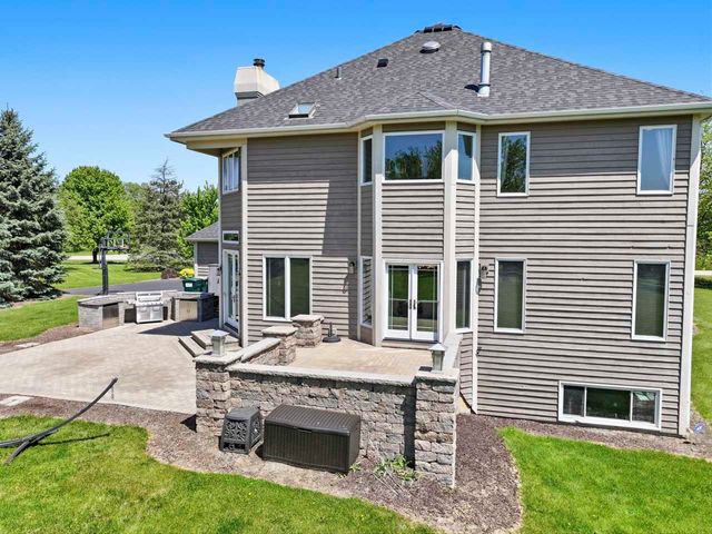 6N274 W Ridgewood Lane, St. Charles, IL 60175