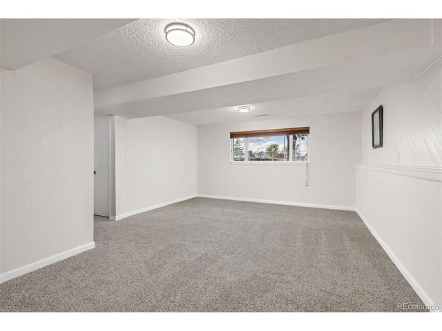 1613 Horseshoe Cir, Longmont, CO 80504