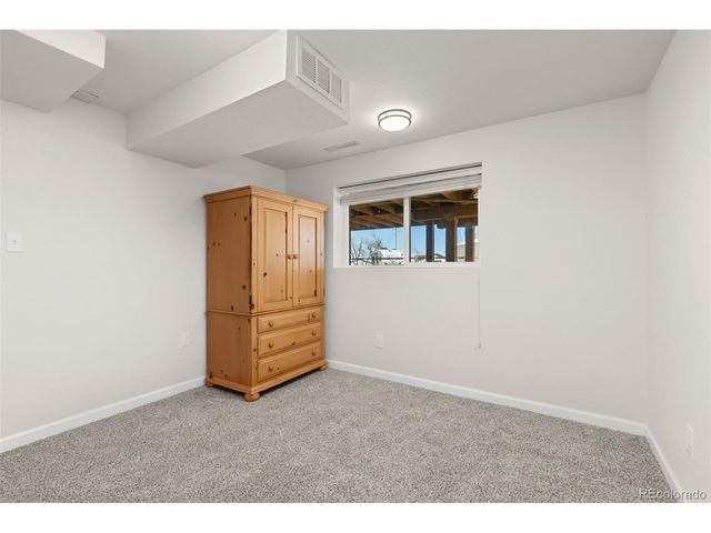 1613 Horseshoe Cir, Longmont, CO 80504