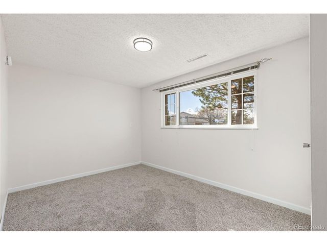 1613 Horseshoe Cir, Longmont, CO 80504