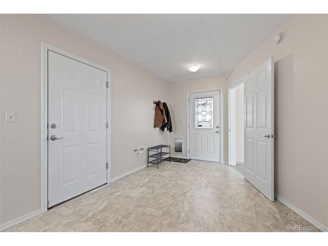 1613 Horseshoe Cir, Longmont, CO 80504