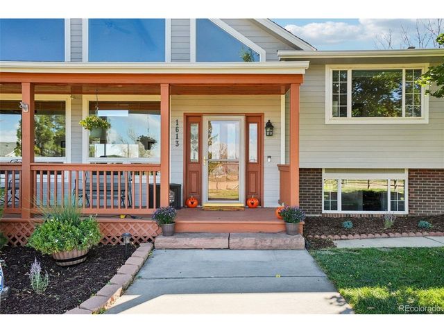 1613 Horseshoe Cir, Longmont, CO 80504