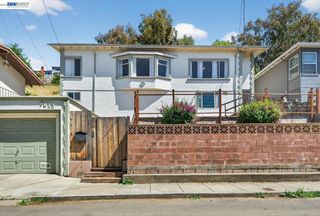 9012 Burr St, Oakland, CA 94605
