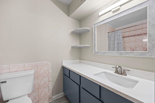 9616 Long Point Road 54, Houston, TX 77055