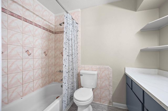 9616 Long Point Road 54, Houston, TX 77055