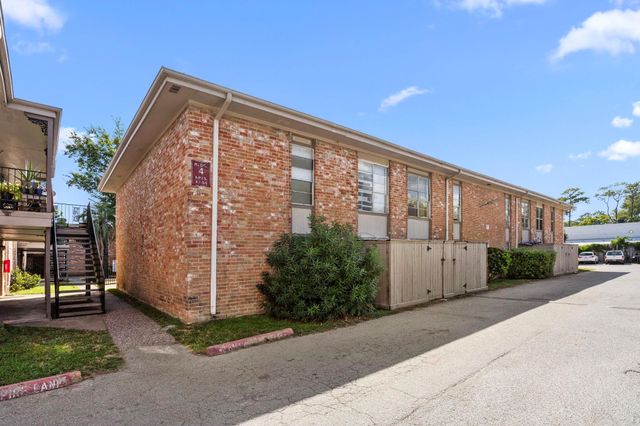 9616 Long Point Road 54, Houston, TX 77055