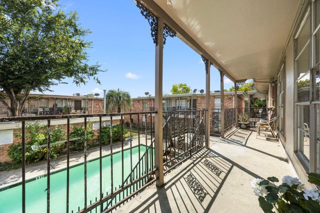 9616 Long Point Road 54, Houston, TX 77055