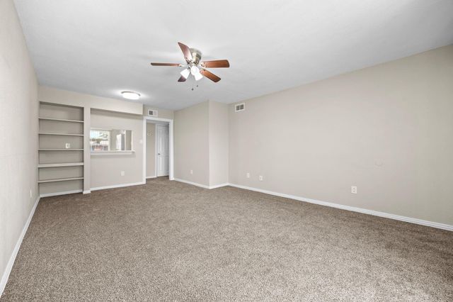 9616 Long Point Road 54, Houston, TX 77055