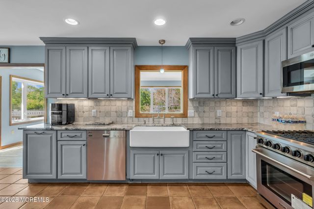 200 Casino Drive, Farmingdale, NJ 07727