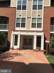 2700 BELLFOREST CT #405, Vienna, VA 22180