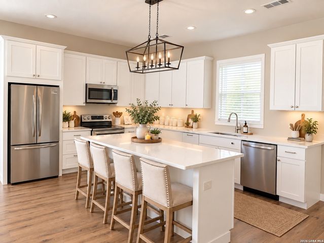 910 COUNTRY CLUB DR, Seguin, TX 78155