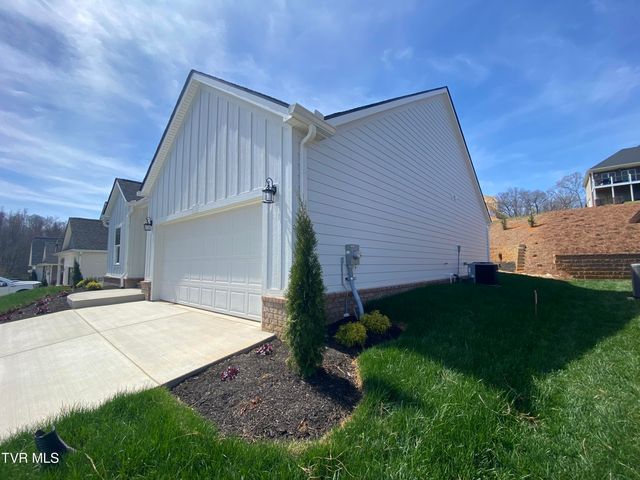 768 Gardenia Drive, Johnson City, TN 37615